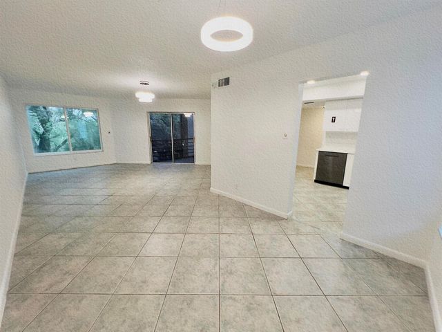 3100 Riverside Drive 307, Coral Springs, FL 33065