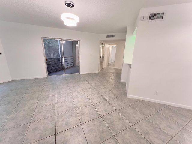 3100 Riverside Drive 307, Coral Springs, FL 33065