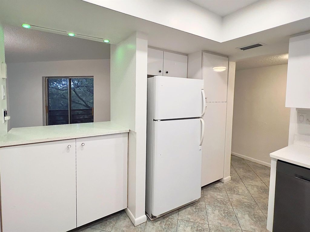 3100 Riverside Drive 307, Coral Springs, FL 33065