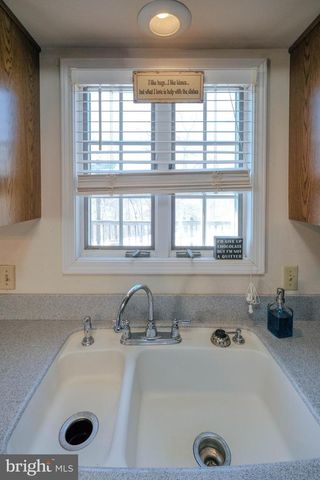 180 GOLDFINCH LN, Gore, VA 22637