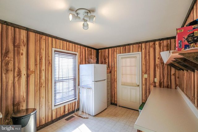 180 GOLDFINCH LN, Gore, VA 22637