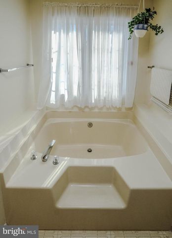 180 GOLDFINCH LN, Gore, VA 22637