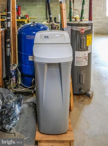 180 GOLDFINCH LN, Gore, VA 22637