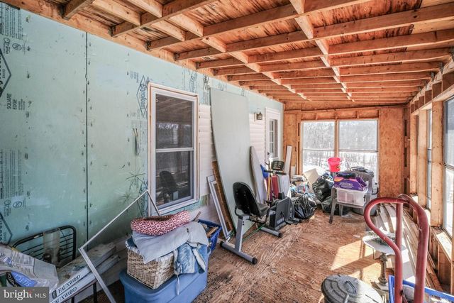 180 GOLDFINCH LN, Gore, VA 22637