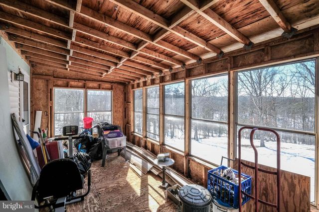 180 GOLDFINCH LN, Gore, VA 22637