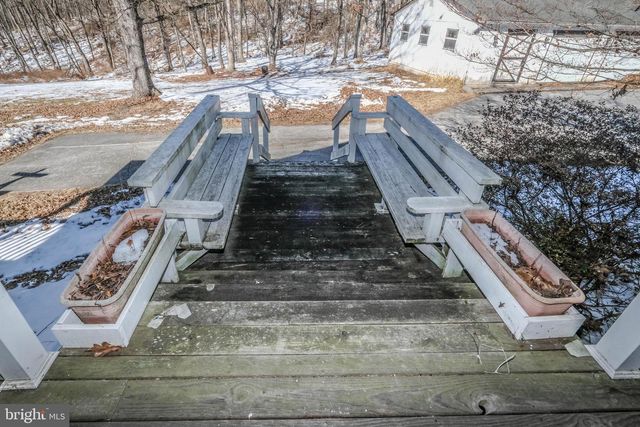 180 GOLDFINCH LN, Gore, VA 22637