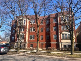 6348 13th Street A06, Berwyn, IL 60402