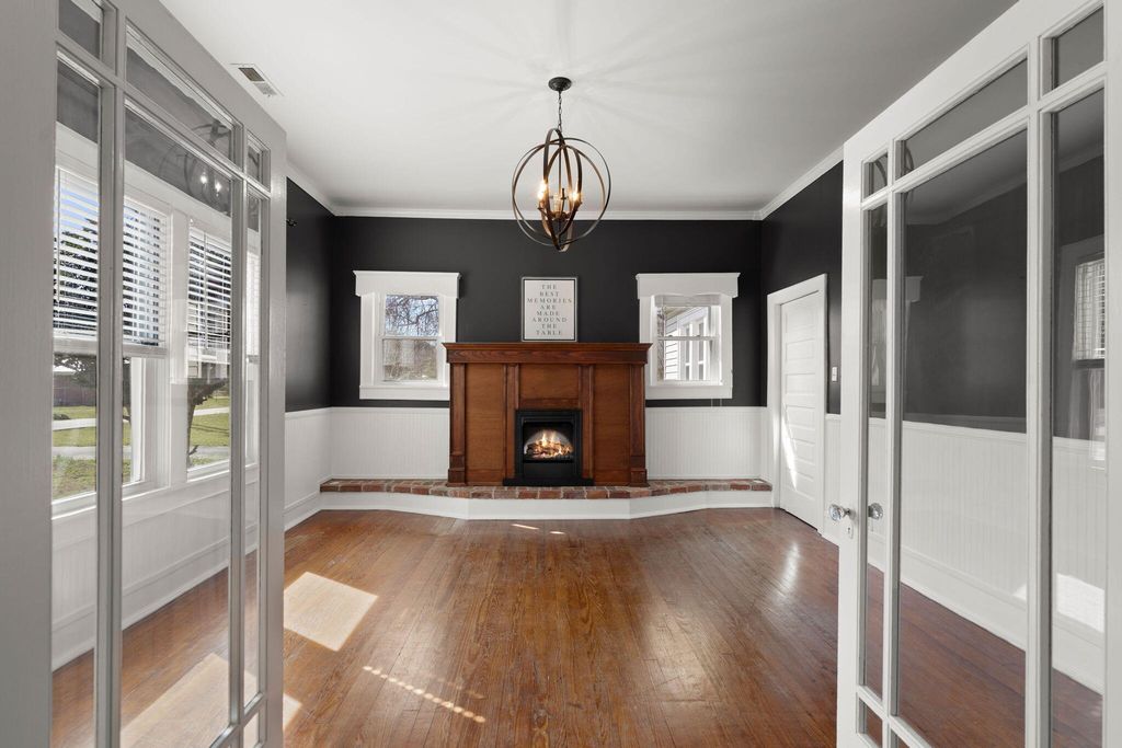 Image 11 of property listing at 202 Quaker Street, Saint George, SC 29477