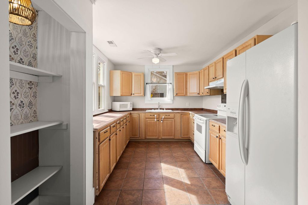 Image 16 of property listing at 202 Quaker Street, Saint George, SC 29477