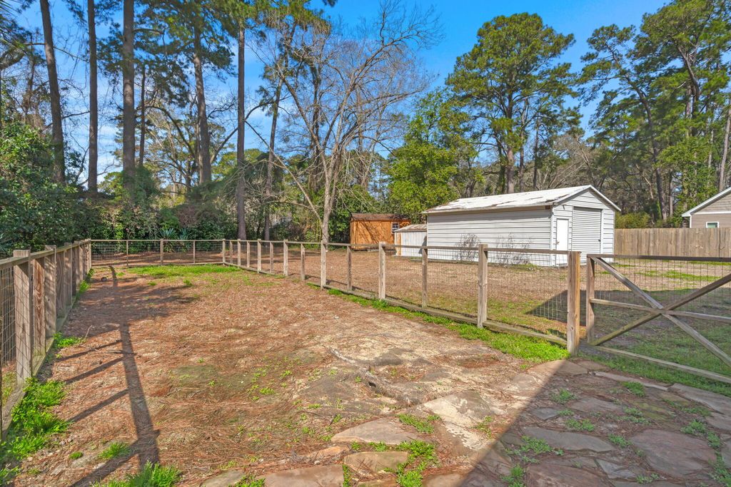 Image 31 of property listing at 202 Quaker Street, Saint George, SC 29477