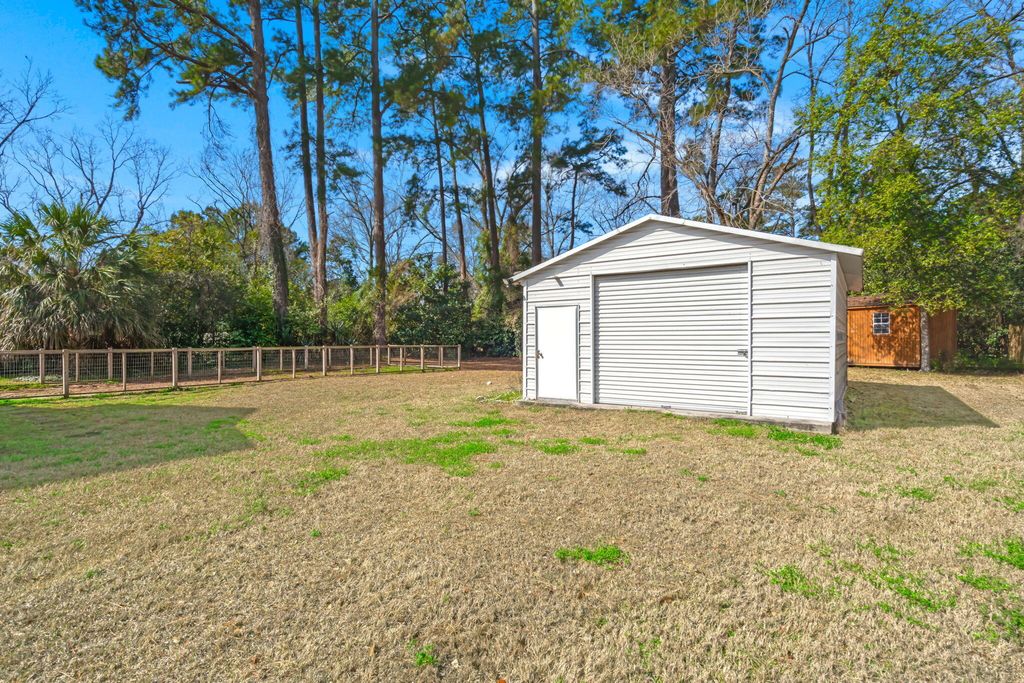 Image 35 of property listing at 202 Quaker Street, Saint George, SC 29477