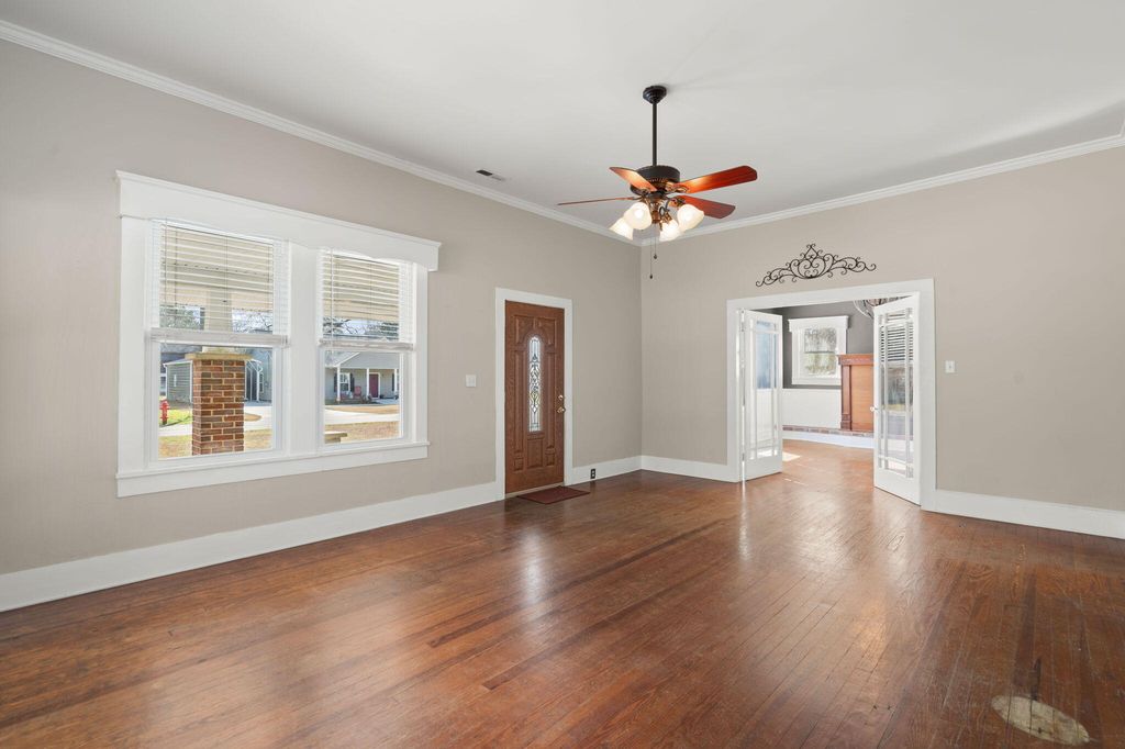 Image 8 of property listing at 202 Quaker Street, Saint George, SC 29477