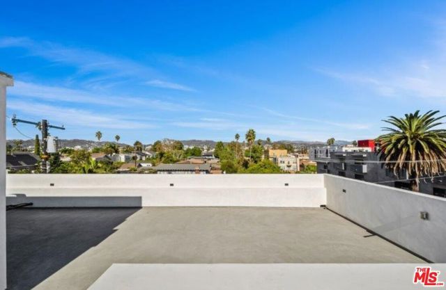 307 N Wilton Place, Los Angeles, CA 90004