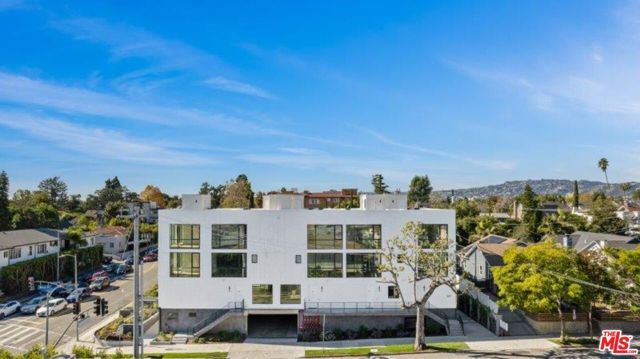 307 N Wilton Place, Los Angeles, CA 90004