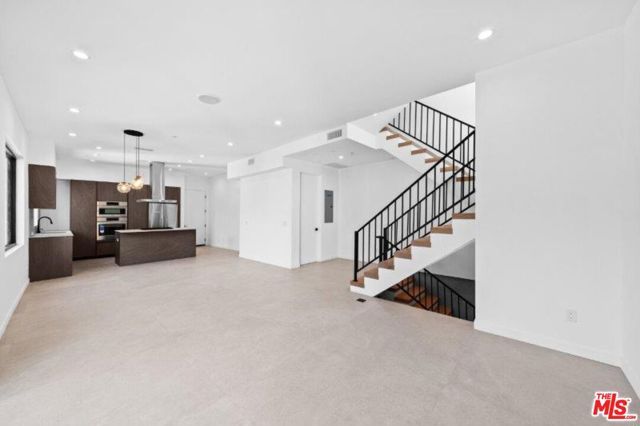 307 N Wilton Place, Los Angeles, CA 90004