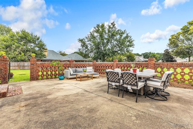 96 Winding Wood Drive, Wetumpka, AL 36093