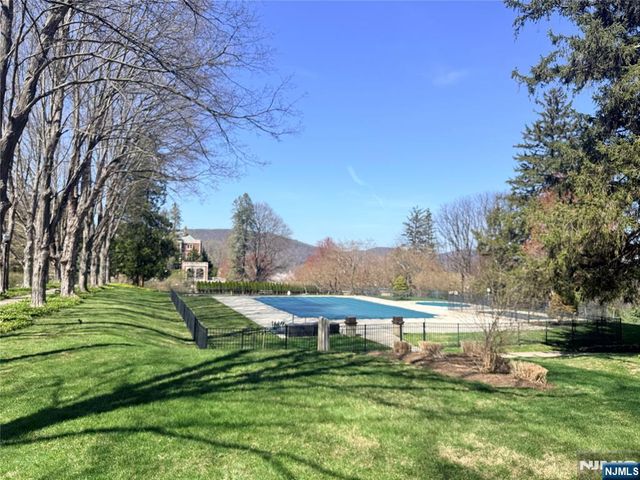 3104 Rio Vista Drive 3104, Mahwah, NJ 07430