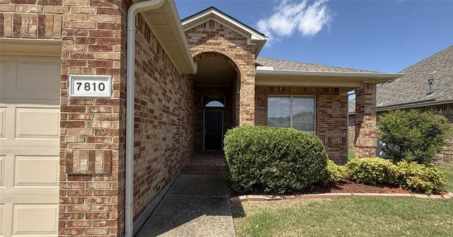7810 Corona Court, Arlington, TX 76002