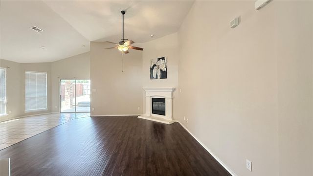 7810 Corona Court, Arlington, TX 76002