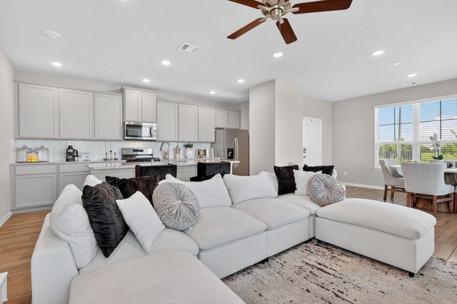 2790 Mariposa Creek Drive, Rosharon, TX 77583