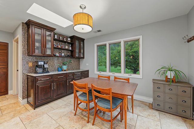 19W076 18th Place, Lombard, IL 60148