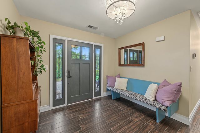 19W076 18th Place, Lombard, IL 60148