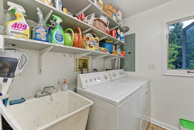 19W076 18th Place, Lombard, IL 60148