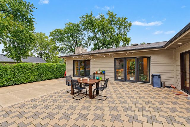 19W076 18th Place, Lombard, IL 60148