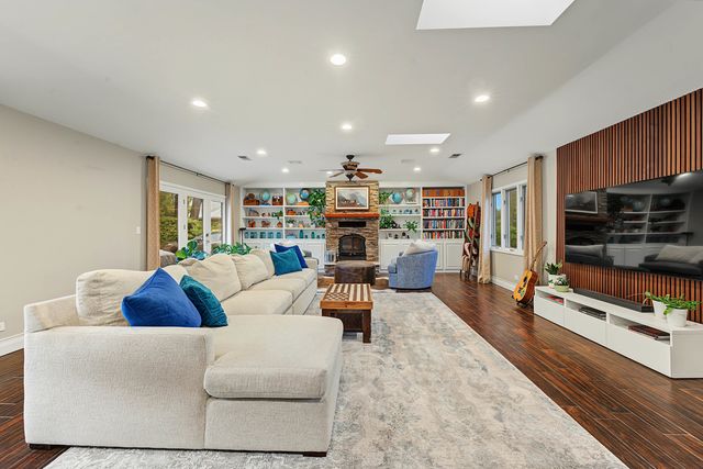 19W076 18th Place, Lombard, IL 60148