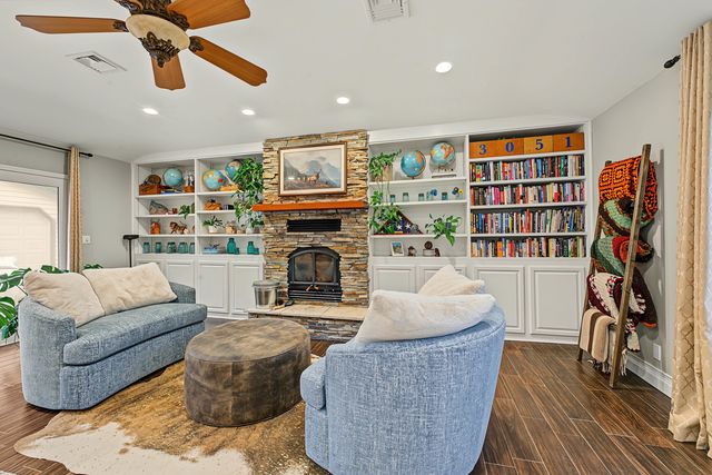 19W076 18th Place, Lombard, IL 60148