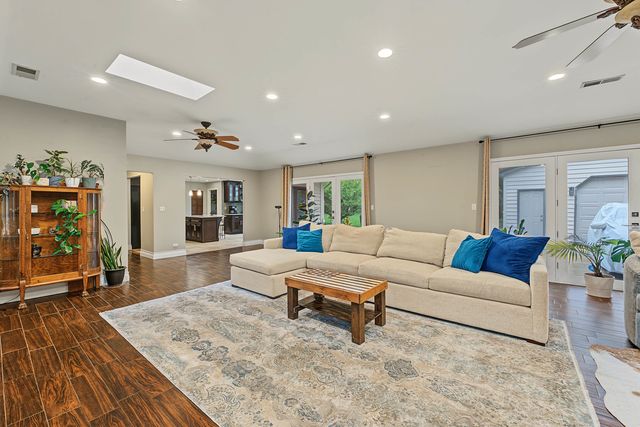 19W076 18th Place, Lombard, IL 60148