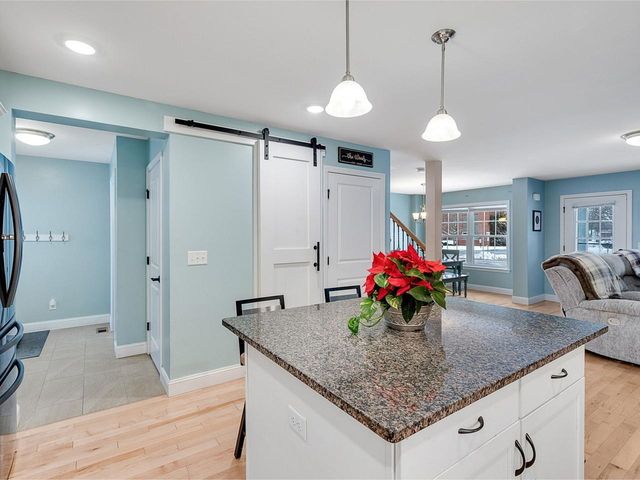 1294 North Ave Unit 1, Burlington, VT 05408