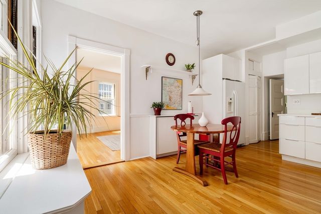 86 Avon Hill Street, Cambridge, MA 02140