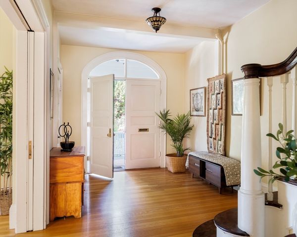 86 Avon Hill Street, Cambridge, MA 02140
