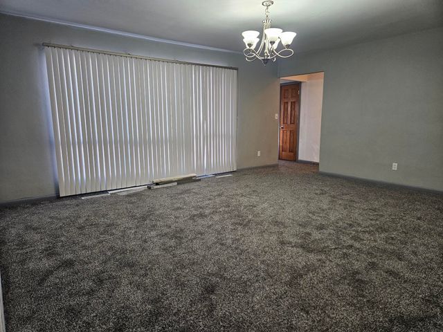 107 9th Ave SE, Oelwein, IA 50662