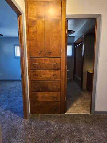 107 9th Ave SE, Oelwein, IA 50662