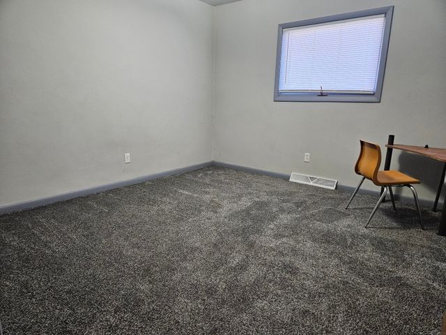 107 9th Ave SE, Oelwein, IA 50662