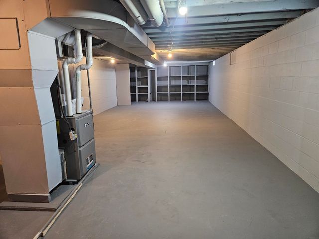 107 9th Ave SE, Oelwein, IA 50662