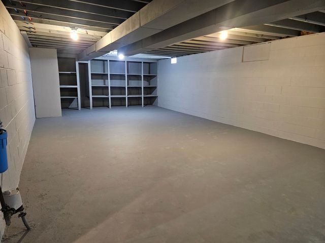 107 9th Ave SE, Oelwein, IA 50662