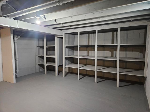 107 9th Ave SE, Oelwein, IA 50662