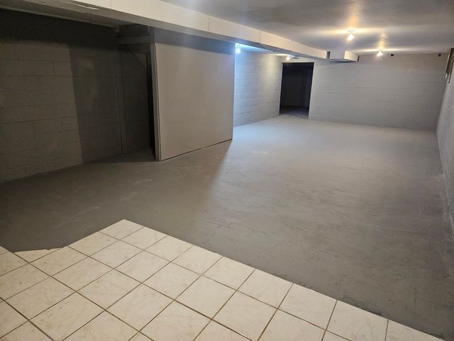 107 9th Ave SE, Oelwein, IA 50662