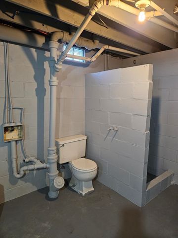 107 9th Ave SE, Oelwein, IA 50662