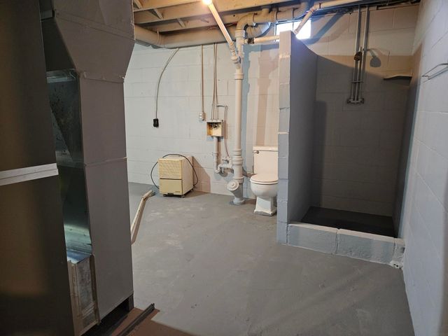 107 9th Ave SE, Oelwein, IA 50662