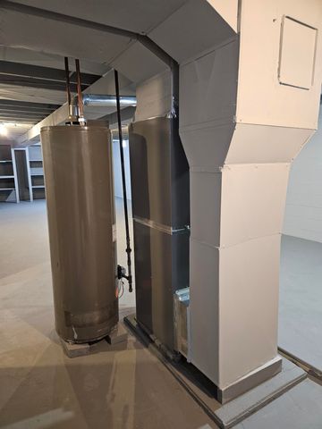 107 9th Ave SE, Oelwein, IA 50662