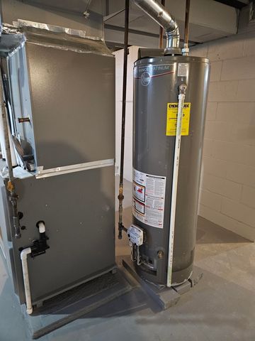 107 9th Ave SE, Oelwein, IA 50662