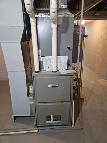 107 9th Ave SE, Oelwein, IA 50662