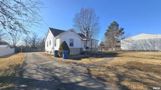 409 W 13TH Street, Johnston City, IL 62951