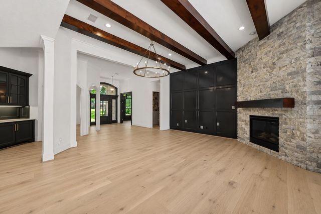 380 Ridgelake Scenic Drive, Montgomery, TX 77316