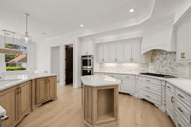 380 Ridgelake Scenic Drive, Montgomery, TX 77316