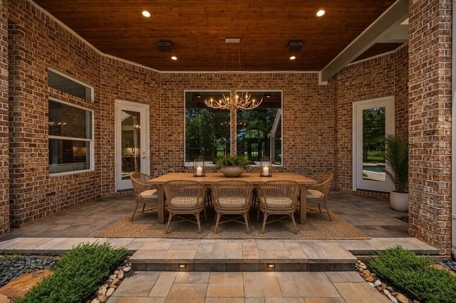380 Ridgelake Scenic Drive, Montgomery, TX 77316
